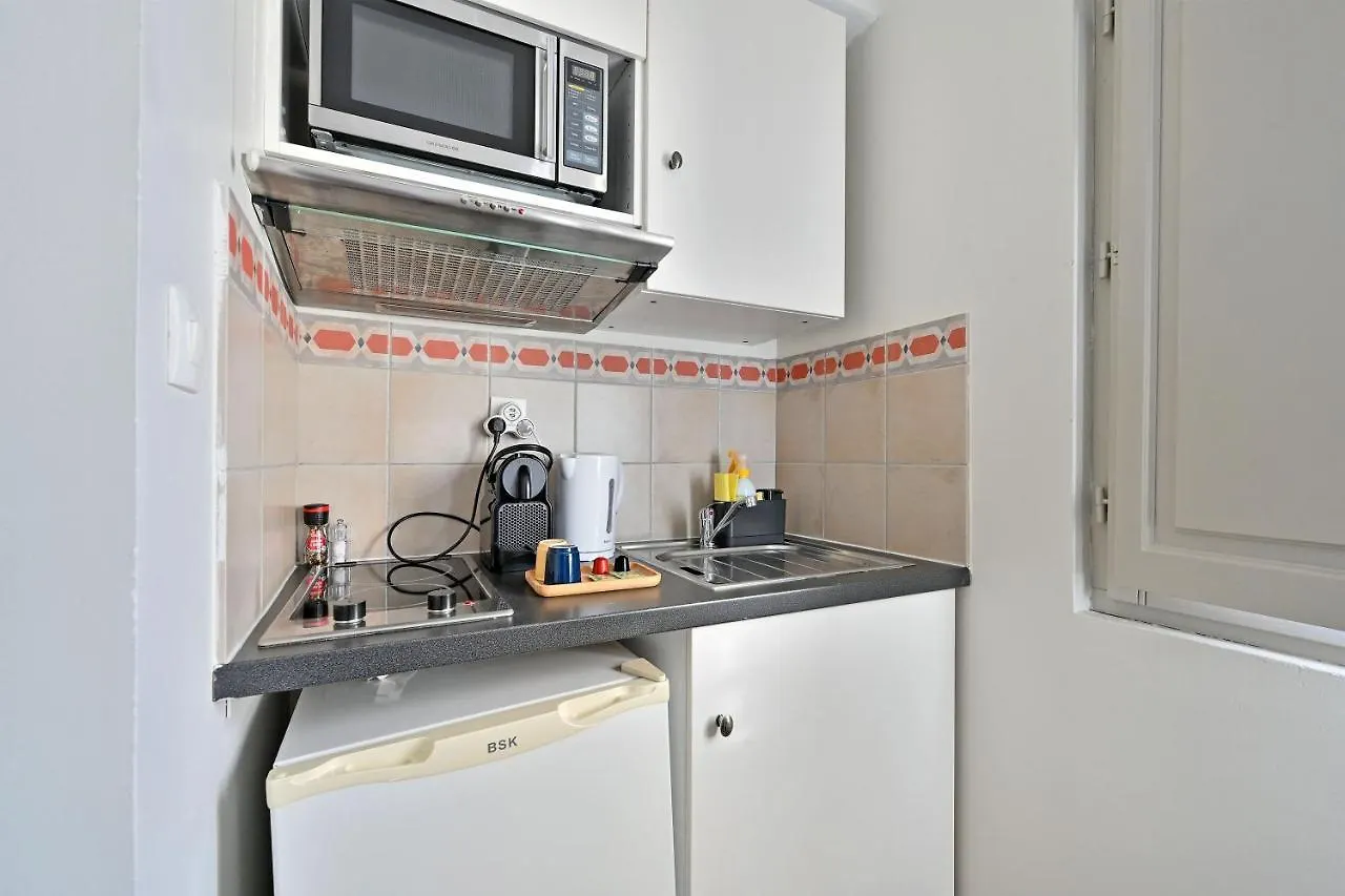 Au Coeur Des Papes, Dans Batisse De Charme Studios & Appartements En Coeur De Ville Avignon