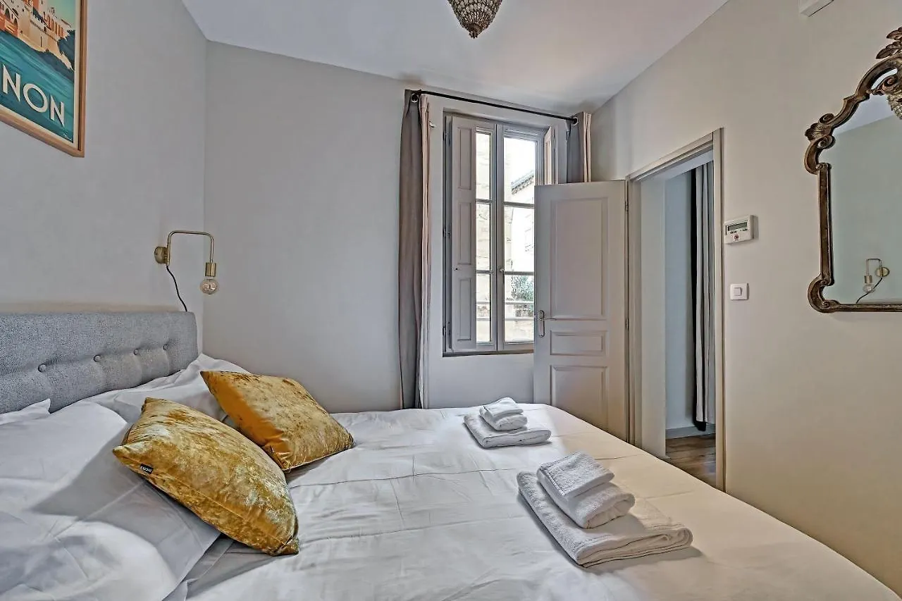 Au Coeur Des Papes, Dans Batisse De Charme Studios & Appartements En Coeur De Ville Avignon Apartment