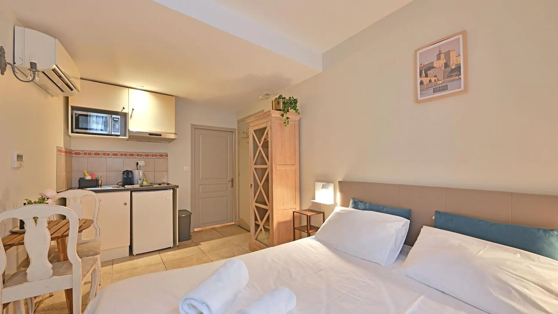 Au Coeur Des Papes, Dans Batisse De Charme Studios & Appartements En Coeur De Ville Avignon Apartment
